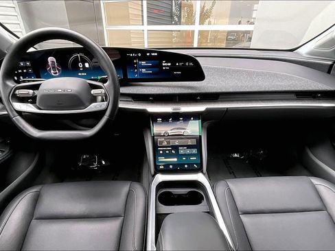 Used 2025 Lucid Air Pure RWD image 15