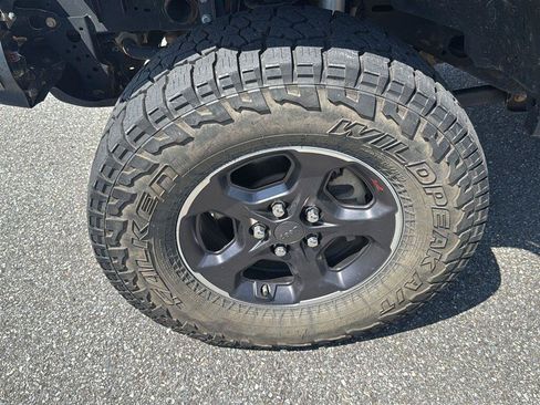 Used 2021 Jeep Gladiator Rubicon AWD/4WD image 11