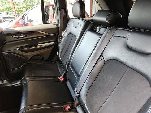 Used 2024 Jeep Grand Cherokee Altitude AWD/4WD image 17