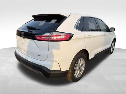 Used 2022 Ford Edge SEL w/ Convenience Package image 3