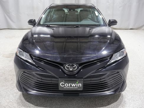 Used 2018 Toyota Camry LE FWD image 7