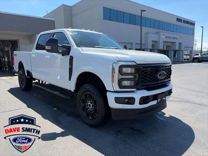 New 2026 Ford F350 Lariat w/ Black Appearance Package