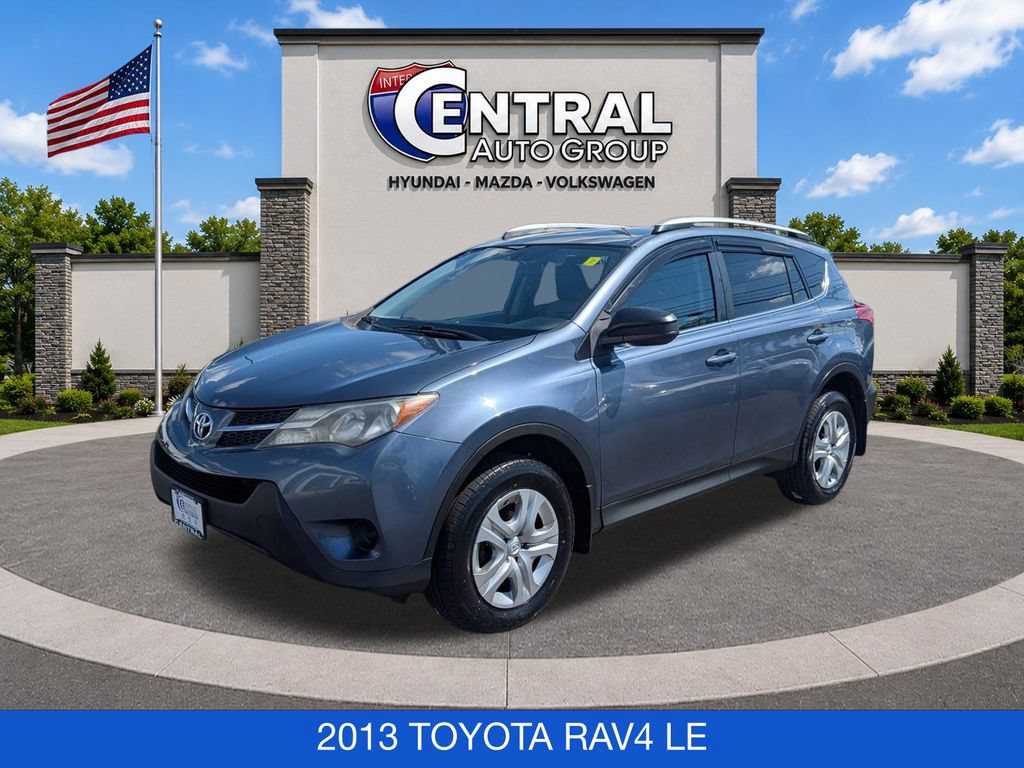 Used 2013 Toyota RAV4 LE AWD/4WD image 3