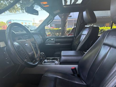 Used 2017 Ford Expedition Platinum RWD image 15
