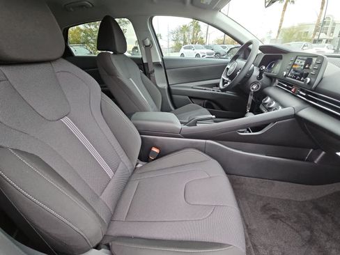 Used 2026 Hyundai Elantra SE FWD image 18