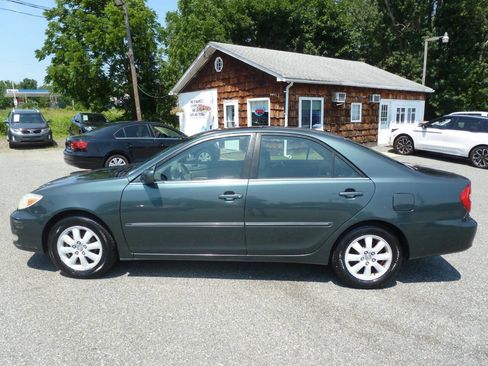 Used 2003 Toyota Camry XLE w/ XLE Premium Plus Pkg FWD image 8
