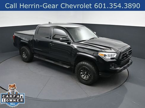 Used 2023 Toyota Tacoma SR AWD/4WD image 37