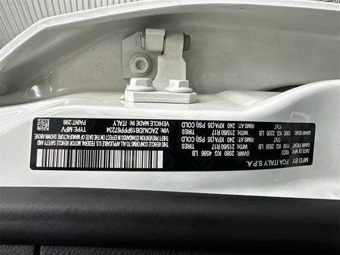 Used 2023 Jeep Renegade Latitude image 31