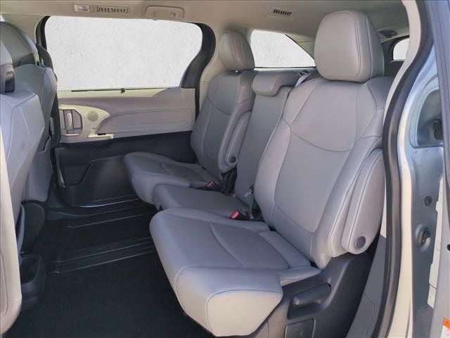 Certified 2023 Toyota Sienna XLE FWD image 17