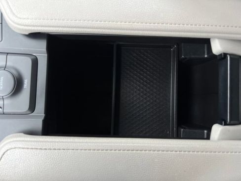 Used 2025 Toyota Grand Highlander AWD Hybrid image 27