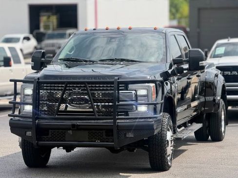 Used 2018 Ford F350 Lariat w/ Lariat Ultimate Package image 3