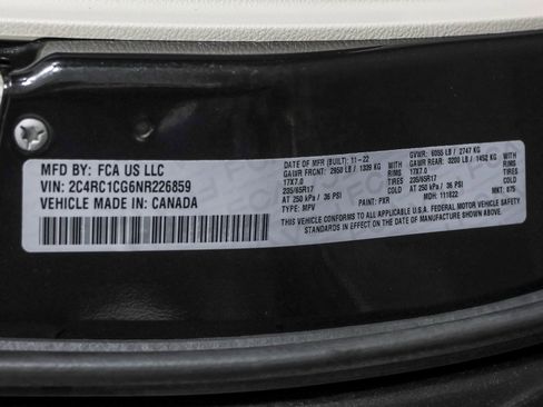 Used 2022 Chrysler Voyager LX image 47