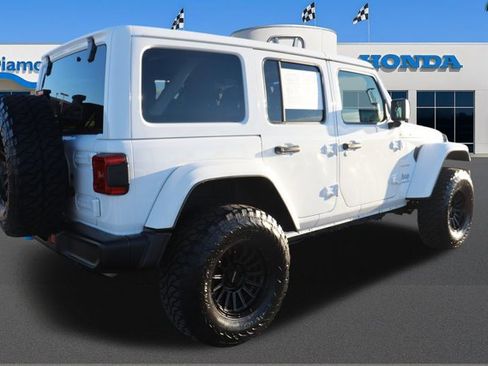 Used 2024 Jeep Wrangler Sahara image 6