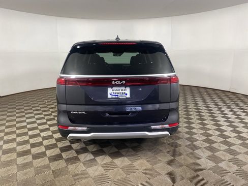 Used 2023 Kia Carnival LX image 6