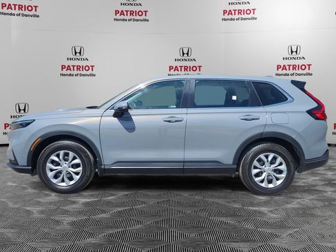 Used 2023 Honda CR-V LX image 2