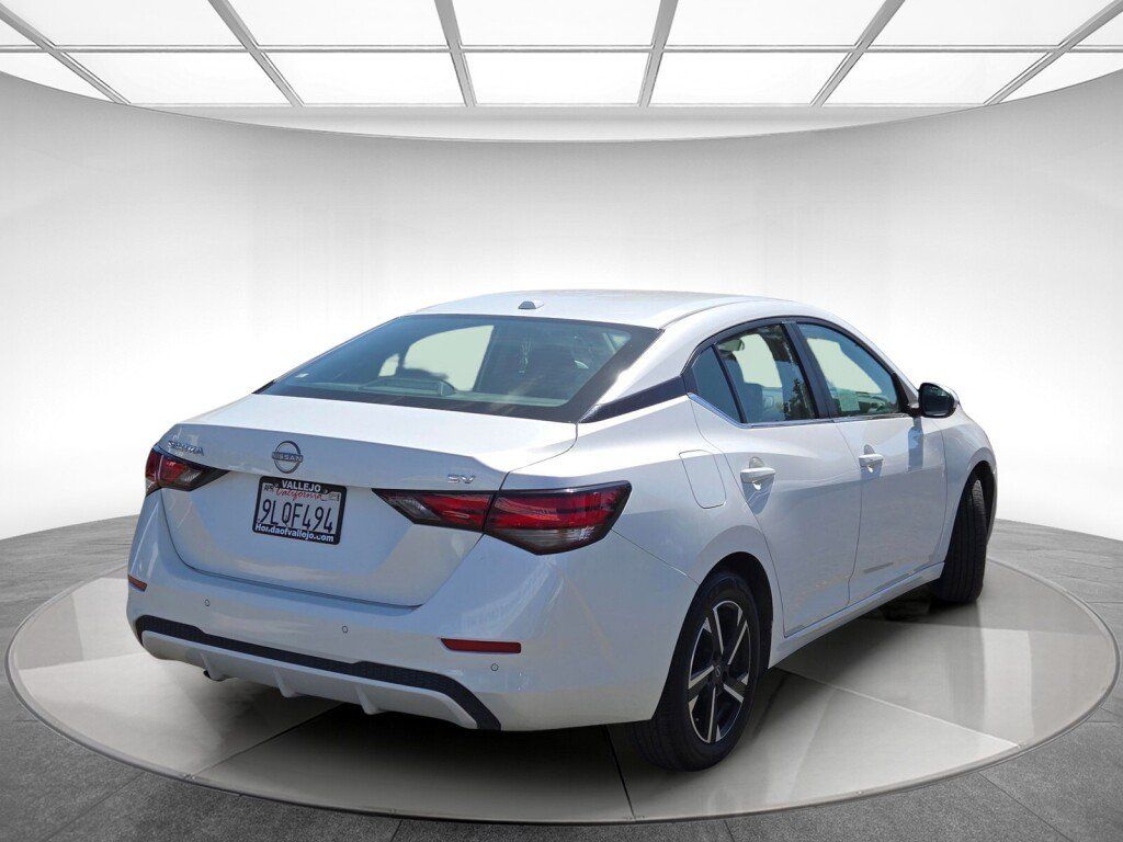 Used 2024 Nissan Sentra SV FWD image 3