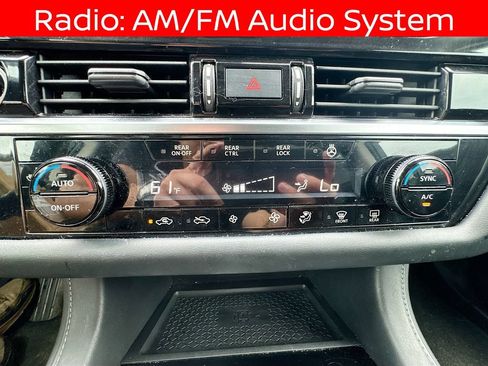 Used 2023 Nissan Pathfinder SL w/ Lighting Package (N92) FWD image 13