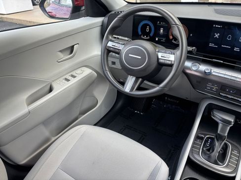 Used 2025 Hyundai Kona SEL image 30