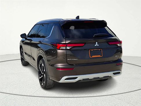 Used 2024 Mitsubishi Outlander SEL image 5