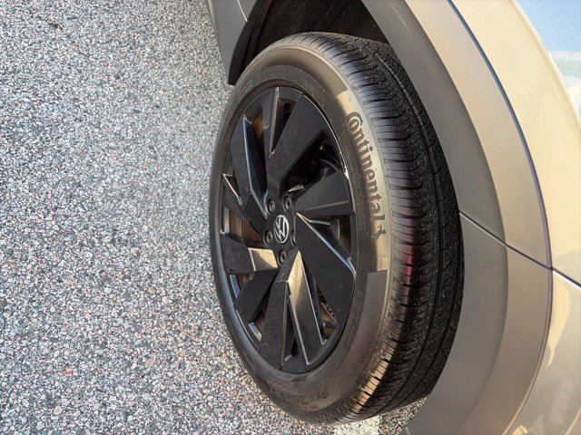 Certified 2024 Volkswagen Taos SE AWD/4WD image 14