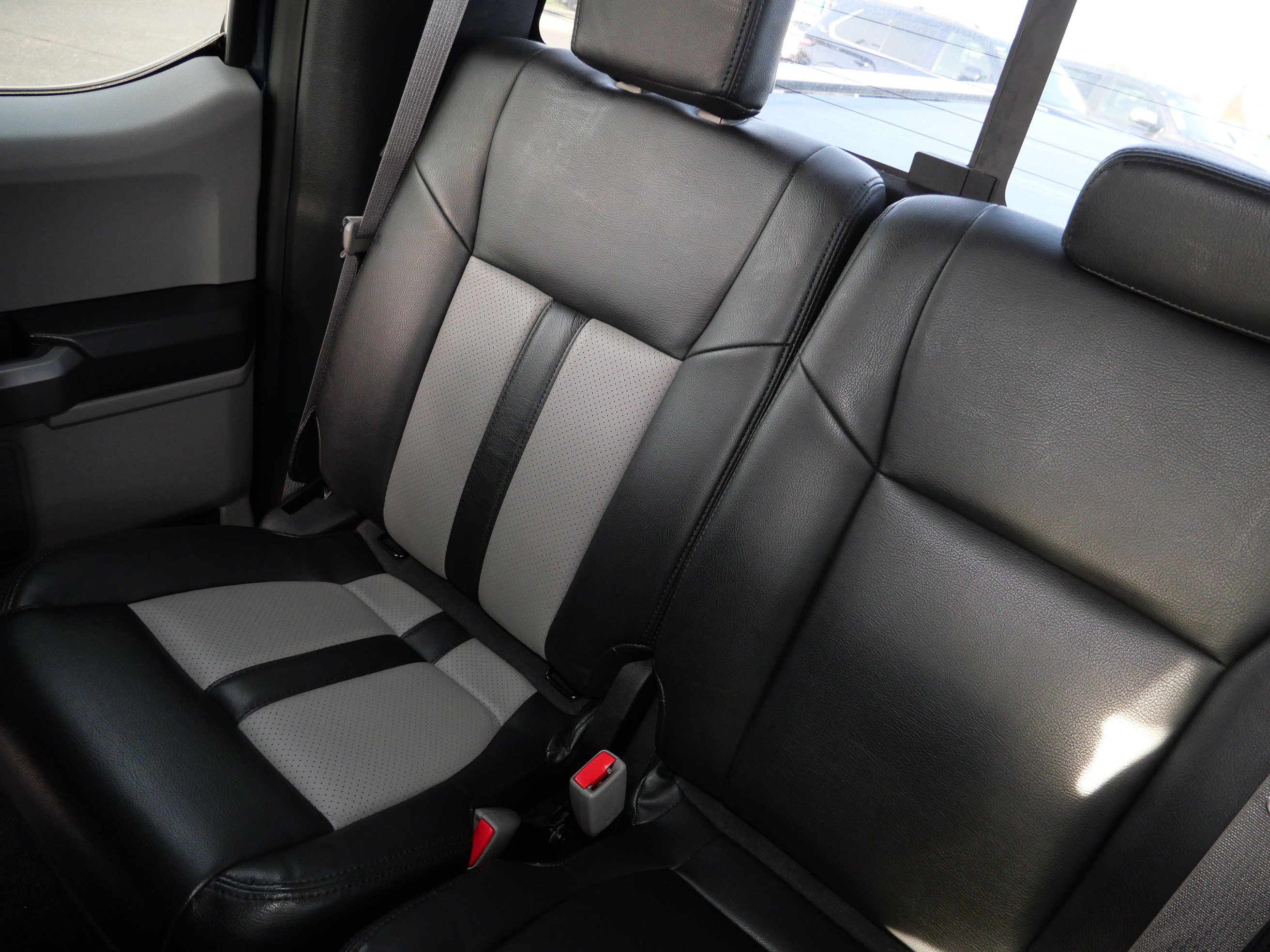 Used 2017 Ford F150 XLT w/ Equipment Group 302A Luxury AWD/4WD image 12