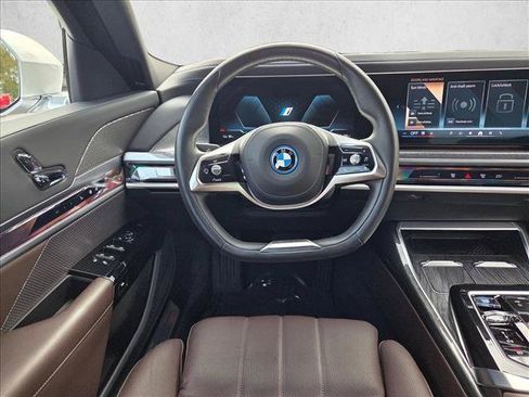 Certified 2024 BMW i7 xDrive60 AWD/4WD image 13