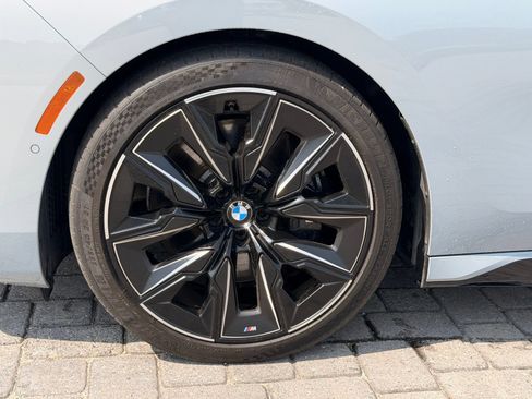 Used 2023 BMW 760i xDrive AWD/4WD image 13