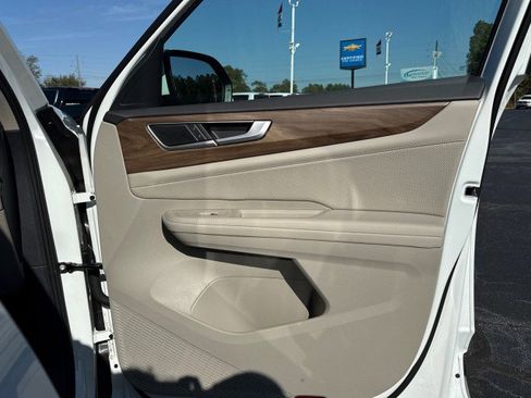 Used 2025 Volkswagen Atlas SE image 14