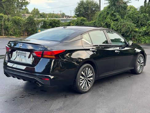 Used 2023 Nissan Altima 2.5 SV w/ SV Premium Package FWD image 7