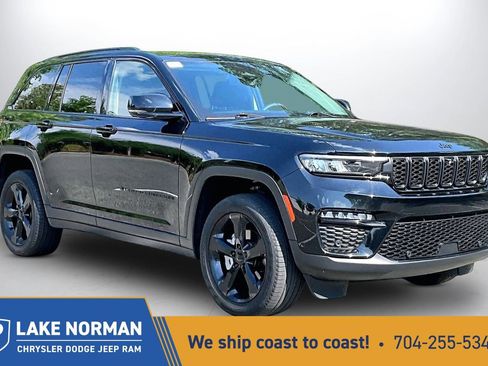 Certified 2023 Jeep Grand Cherokee Limited w/ Luxury Tech Group II AWD/4WD image 1