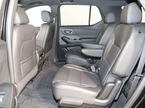 Used 2023 Chevrolet Traverse LT w/ LT Premium Package AWD/4WD image 49