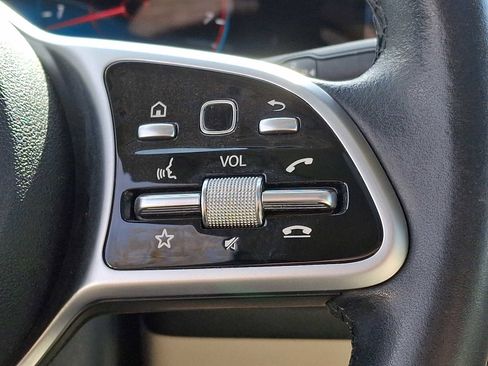 Used 2021 Mercedes-Benz GLB 250 4MATIC image 18