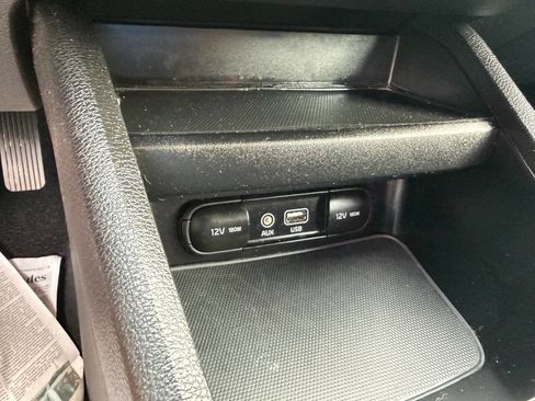 Used 2020 Kia Forte LXS FWD image 17