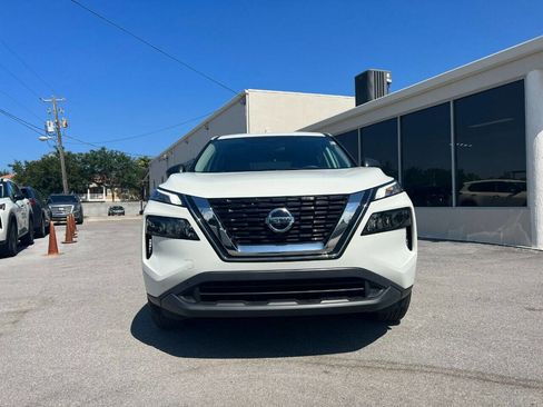 Used 2021 Nissan Rogue S image 2