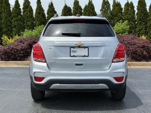 Used 2020 Chevrolet Trax LT w/ LT Convenience Package FWD image 7