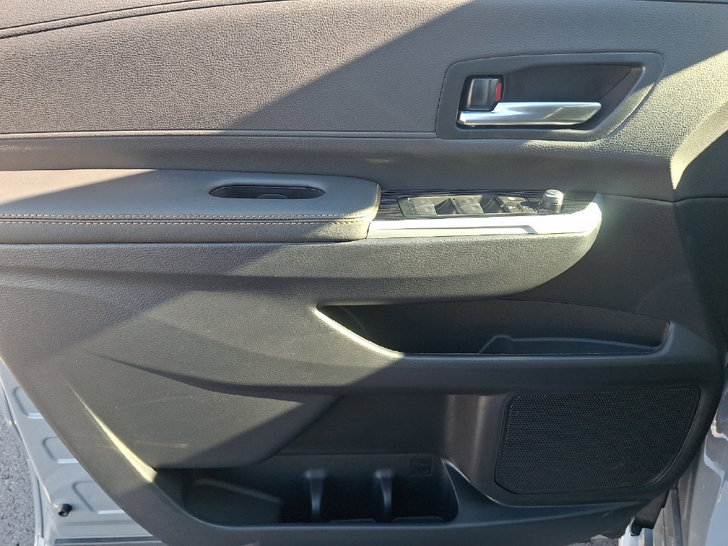 New 2026 Toyota Sienna XLE Woodland Edition AWD/4WD image 11