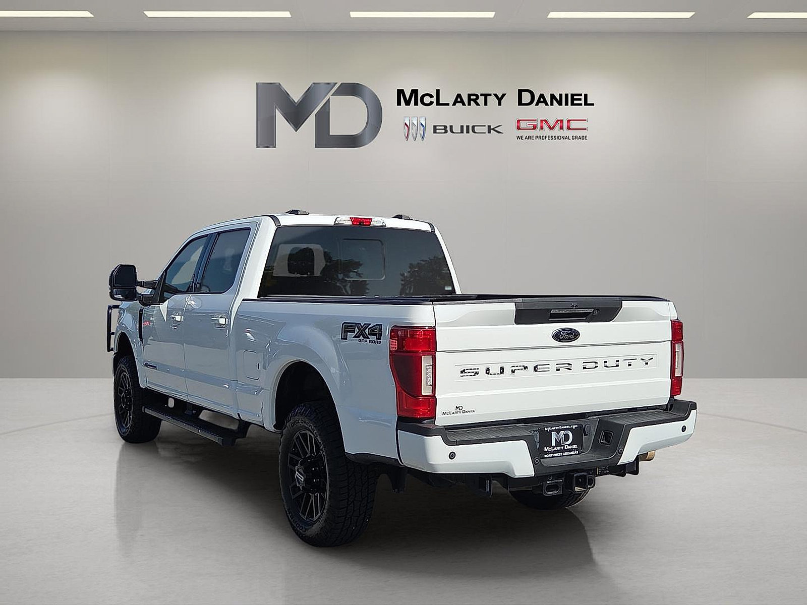 Used 2022 Ford F250 Lariat w/ Black Appearance Package AWD/4WD image 13