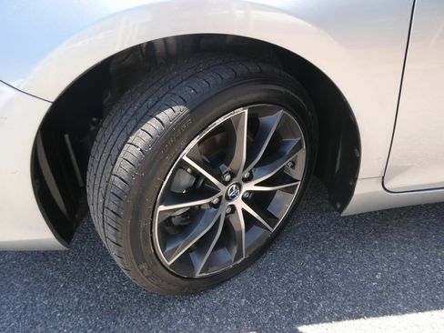 Used 2017 Toyota Camry XSE FWD image 30