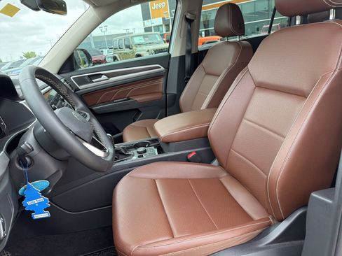 Used 2023 Volkswagen Atlas SE w/ Panoramic Sunroof Package AWD/4WD image 10