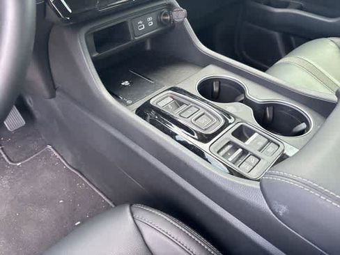 Certified 2025 Honda Pilot Touring image 16
