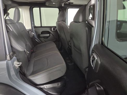 Used 2025 Jeep Wrangler Willys image 30