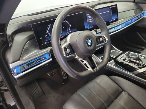 Used 2025 BMW 740i RWD image 19