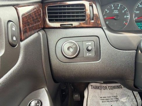 Used 2016 Chevrolet Impala LT FWD image 25
