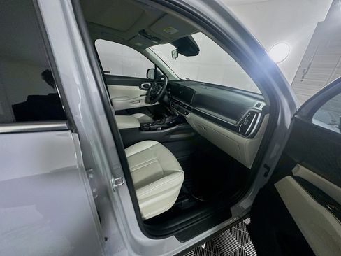 Used 2024 Kia Sorento S w/ Panoramic Sunroof Package image 31