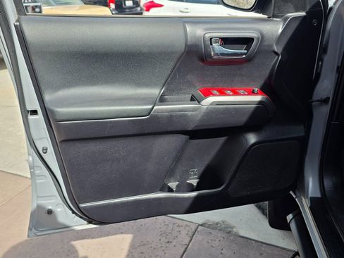 Used 2021 Toyota Tacoma TRD Sport w/ Technology Package image 27