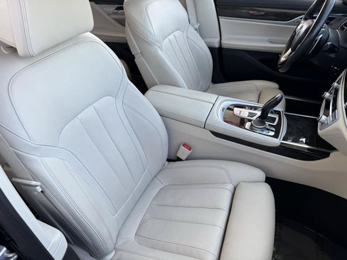 Used 2018 BMW 750i xDrive AWD/4WD image 24