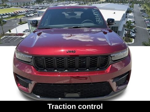New 2025 Jeep Grand Cherokee Altitude image 13