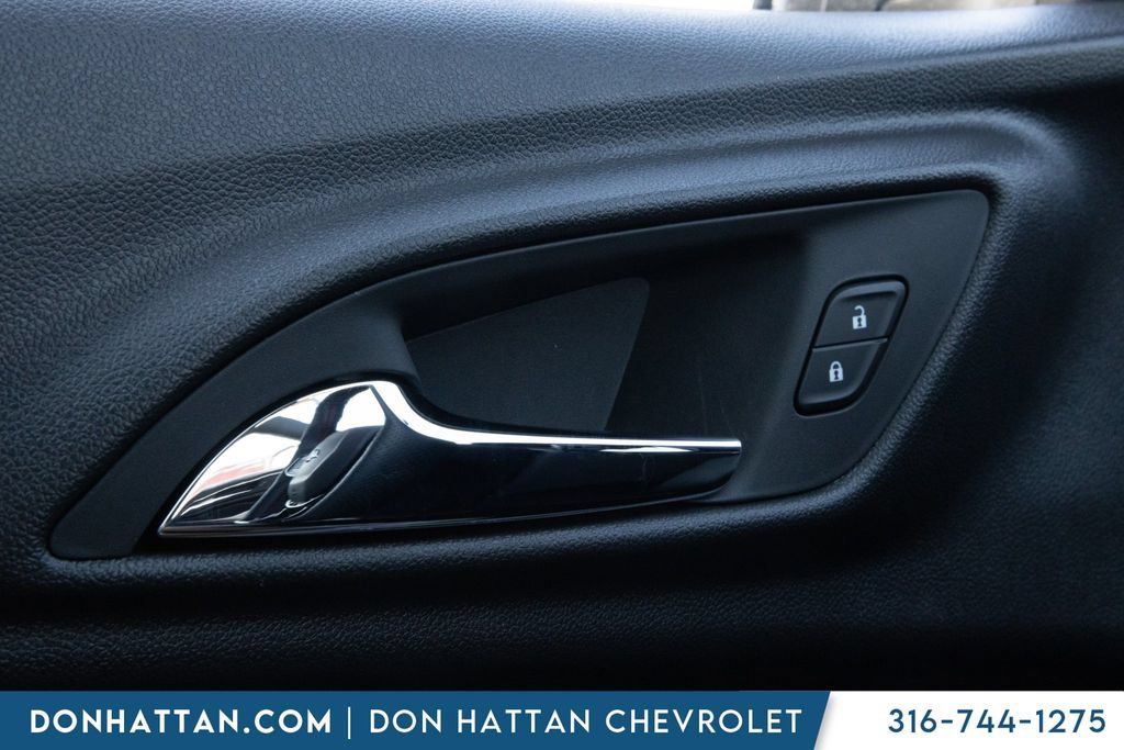 New 2026 Chevrolet Trax RS w/ Sunroof Package FWD image 13