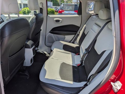 Used 2018 Jeep Compass Latitude w/ Popular Equipment Group AWD/4WD image 16