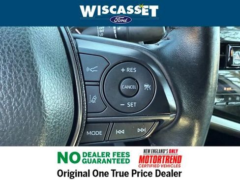 Used 2024 Toyota Camry SE image 12